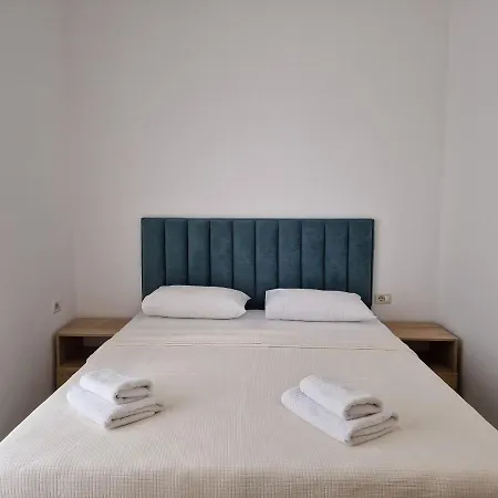 Апартаменты Eno Ксамил